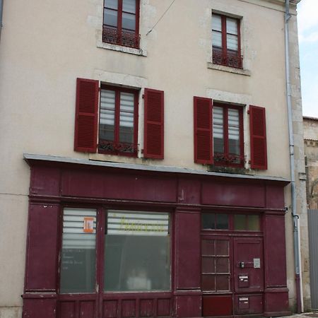 La Vallee Du Thouet Airvault Exterior foto